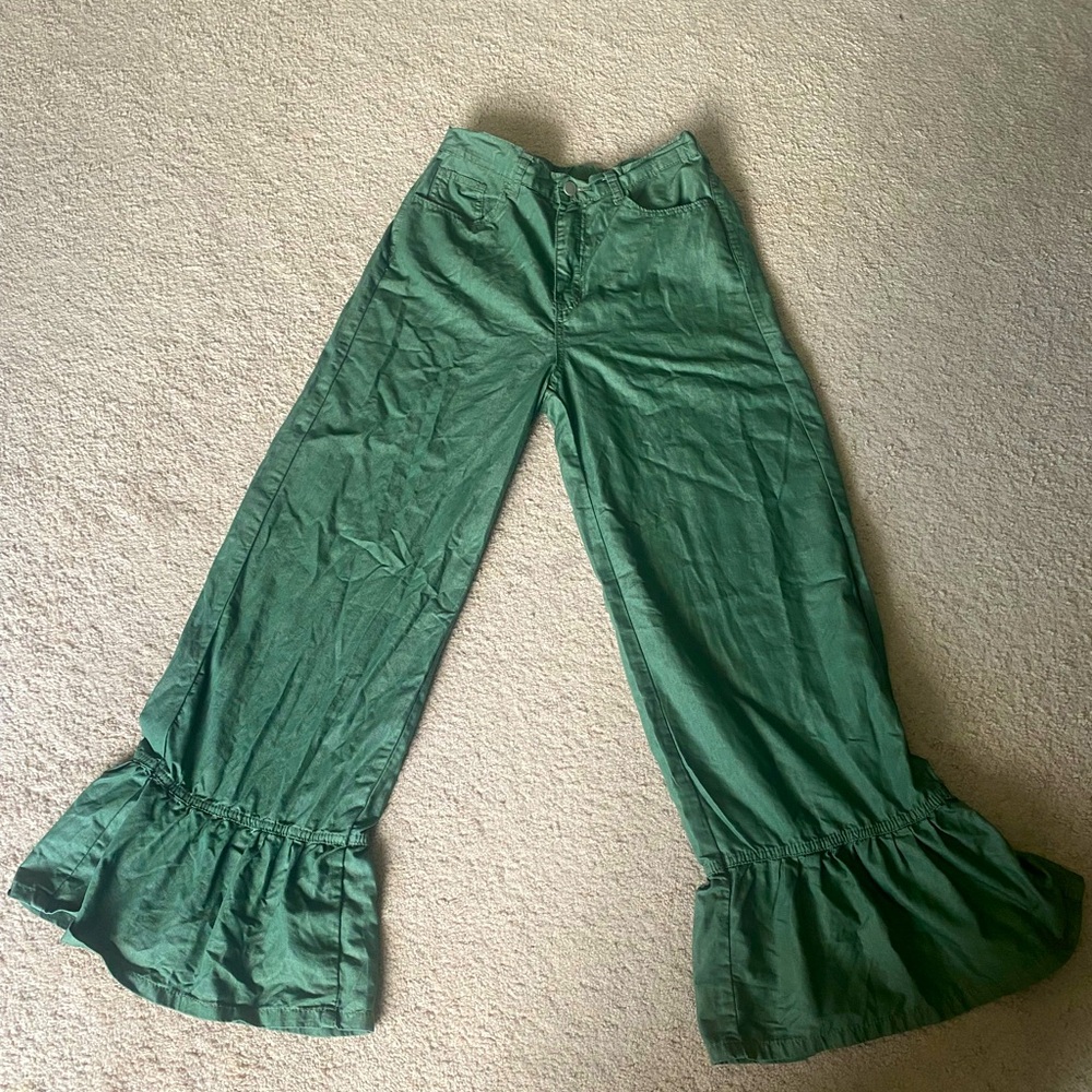 Sage ruffle pants